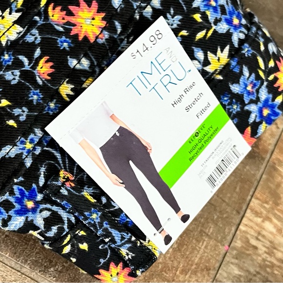 NWT Time & Tru Jeggings - Picture 4 of 4